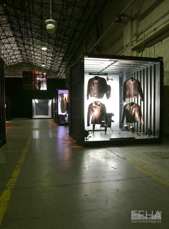 Excess. Fashion and the Underground in the 80s, Pitti Uomo 65, 2004 - Exhibition layout image